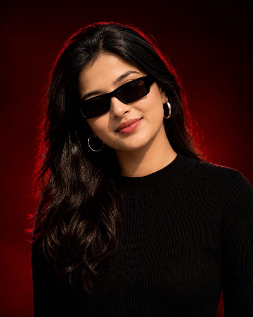 Luxury Red Background Ai Photo Editing Prompts
